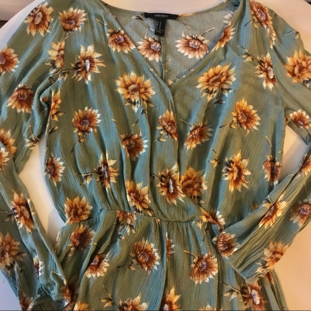 Long Sleeve Green Sunflower Romper - Picture 3 of 4